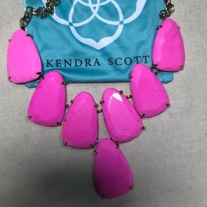 Kendra Scott bubble gum pink Harlow Necklace!